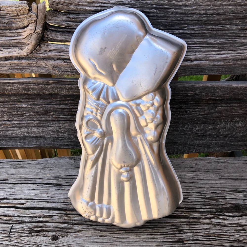 Vintage Holly Hobbie Girl doll molded Aluminum Cake Pan 1975 Wilton 1970s 70s